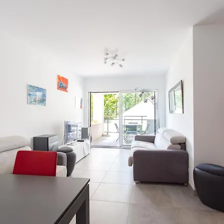 Cipriani Furnished Flat Apartment *